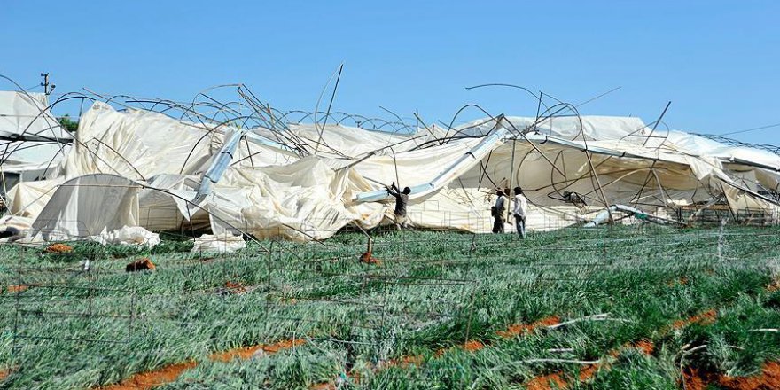 Antalya'da hortum 200 dekar sera alanına zarar verdi