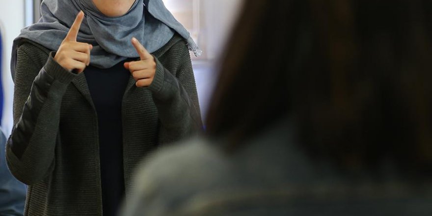 İşaret dili internet ortamından öğrenilebilecek