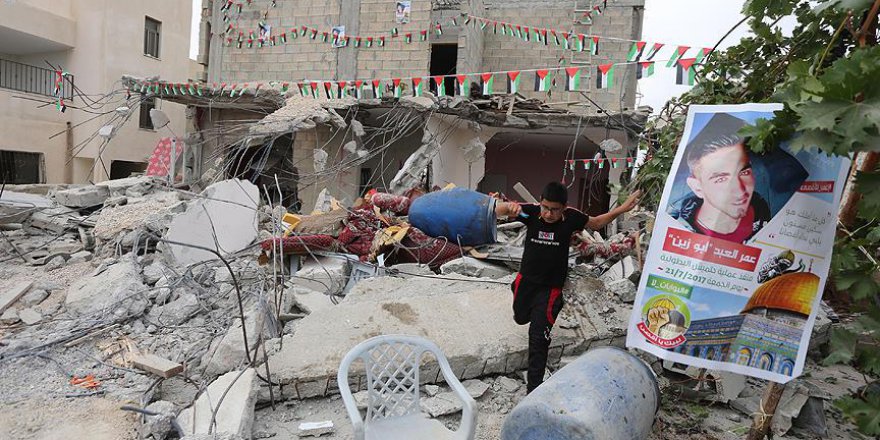 İşgalci İsrail askerleri Filistinlilere ait 4 evi yıktı