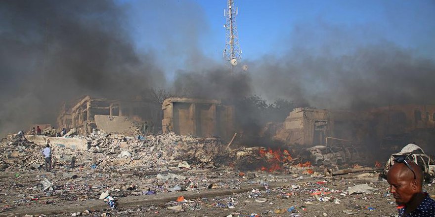 Somali'deki bombalı saldırıda ölü sayısı 300'ü aştı