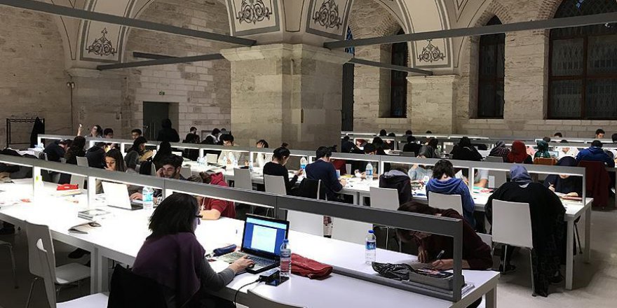 Beyazıt Devlet Kütüphanesi 24 saat hizmet veriyor