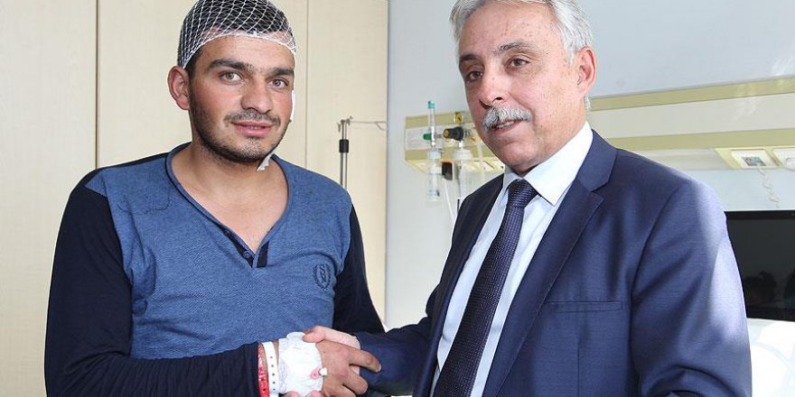 Terör saldırısında yaralanan askere cep telefonu hediyesi