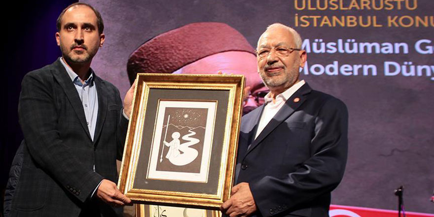 İslam ümmetinin sıkıntılarını çözmeye yönelik işler yapın