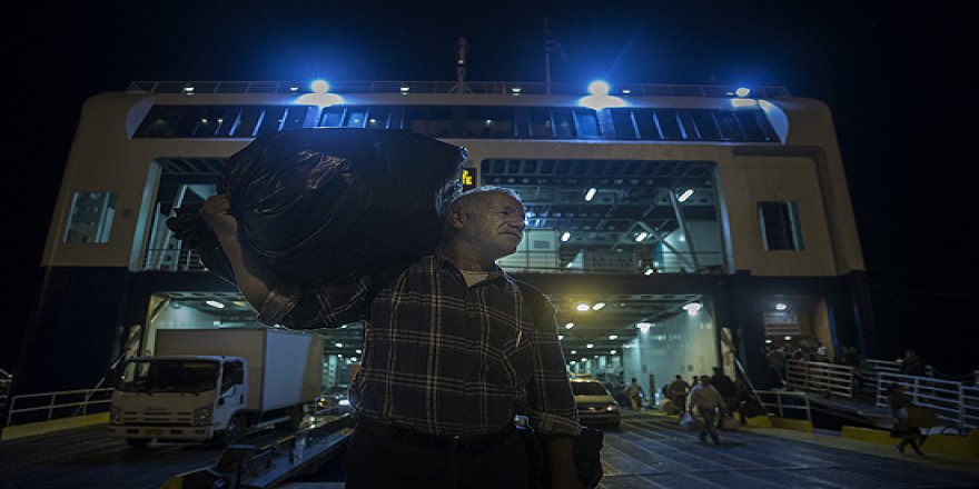 Yunanistan'da kampların yetersizliğinden sığınmacılar Atina'ya taşıyor
