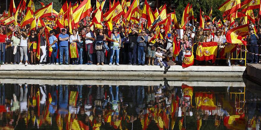 Katalonya, İspanya'ya direnmeye devam ediyor