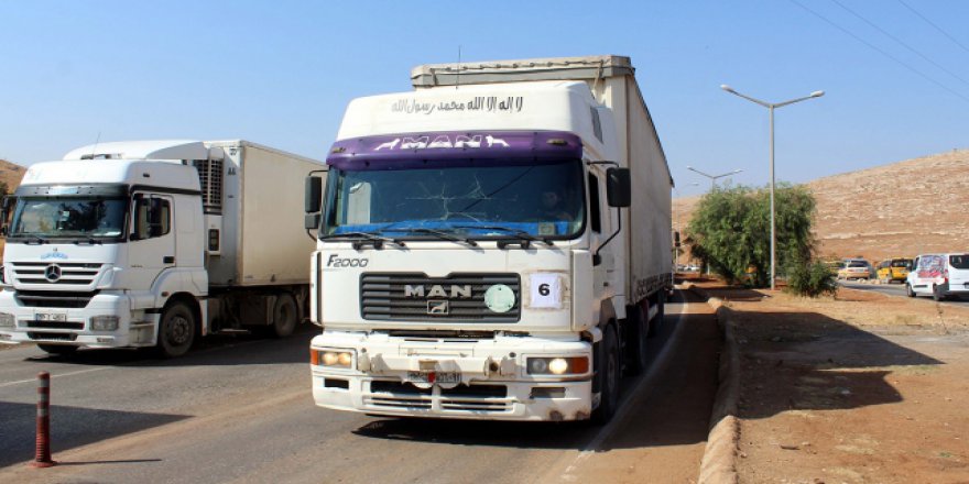 BM'den İdlib'e 18 tır insani yardım