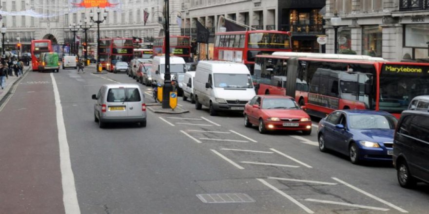 Londra’daki eski araçlara 'trafik sıkışıklığı' ücreti