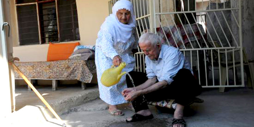 Tek bir göz ikisinin hayatını da aydınlatıyor