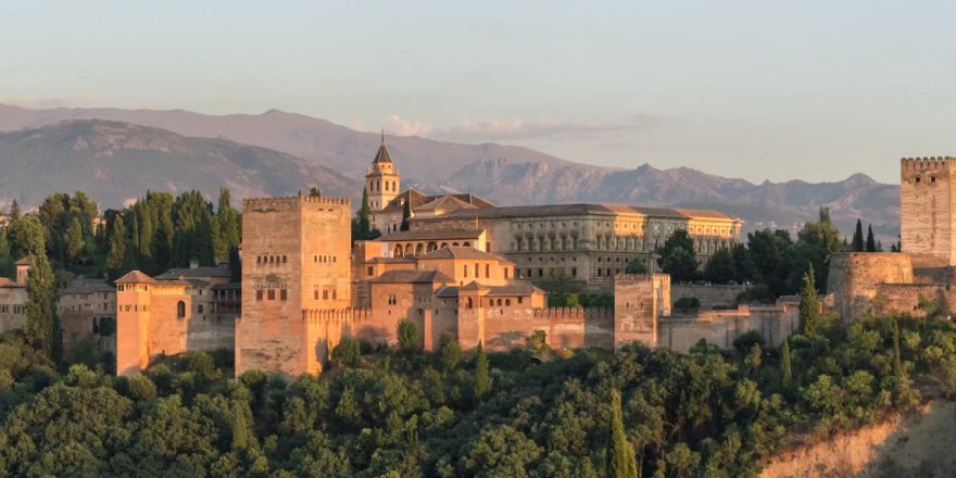 İspanyollara 'Müslüman İspanya' kursu açıldı