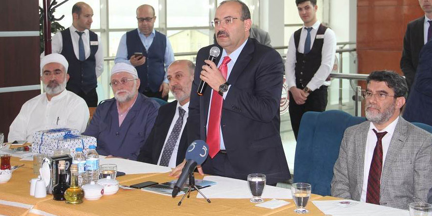 Bitlis Valisi: Said Nursi birliğin ve kardeşliğin mücadelesini verdi