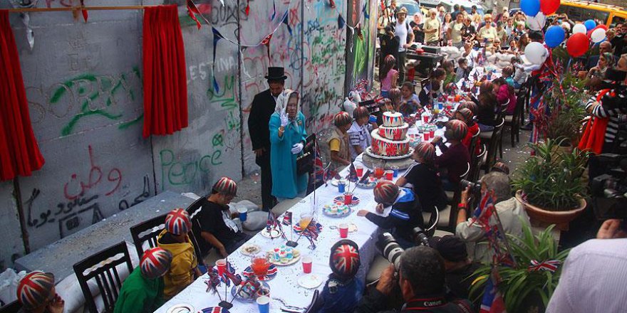 Batı Şeria'da Balfour Zulmü sahneye aktarıldı