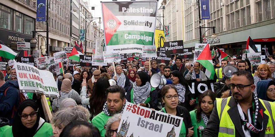 Londra'da 'Balfour' protestosu