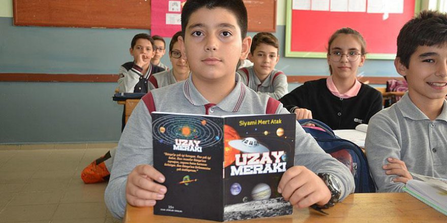 Uzay merakı kitap yazdırdı