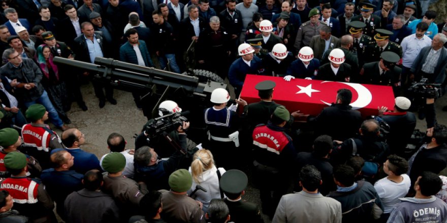 Van'da şehit olan üsteğmen son yolculuğuna uğurlandı