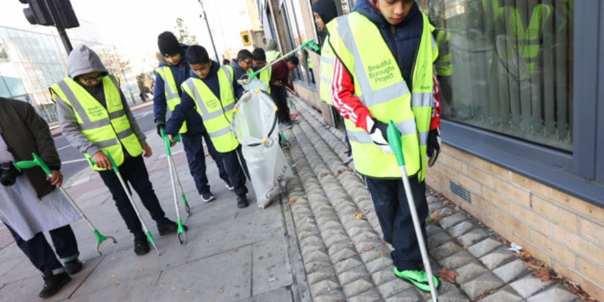 'Temizlik imandandır' uygulaması Londra sokaklarında