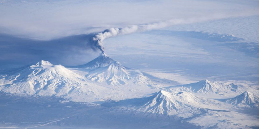 Yanardağ faaliyete geçti uçak seferleri iptal