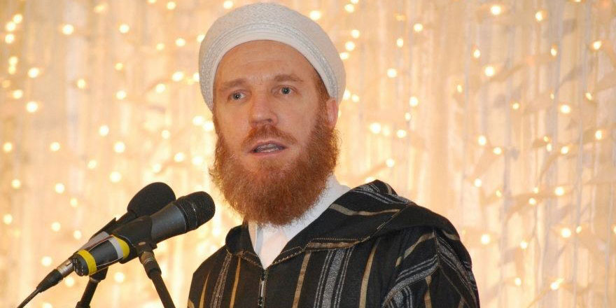 Müslüman lider İngilizlere mutlu evliliği Peygamberimizle anlatacak