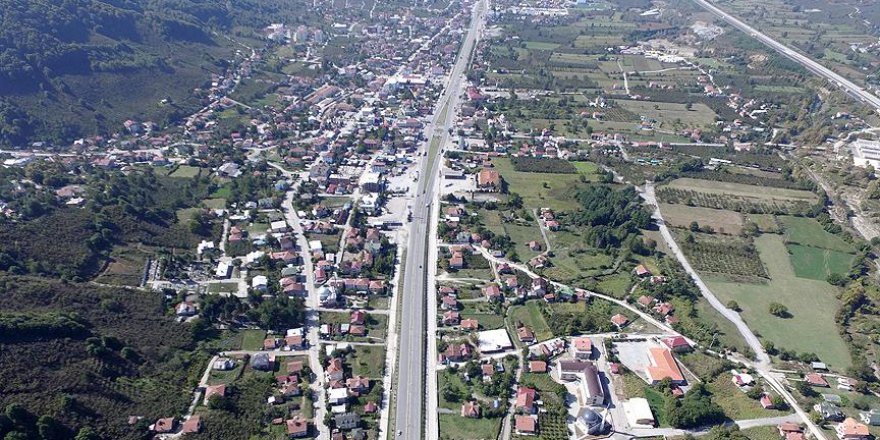 Depremin yıktığı ilçe il olarak doğdu