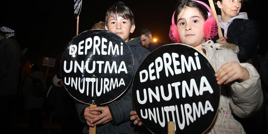 Düzce Depremi'nde hayatını kaybedenler anıldı