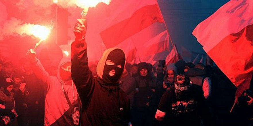 Bağımsızlık günlerini İslamiyet karşıtlığı ile kutladılar