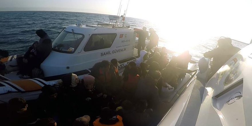 Midilli'ye geçmeye çalışan 99 Suriyeli yakalandı