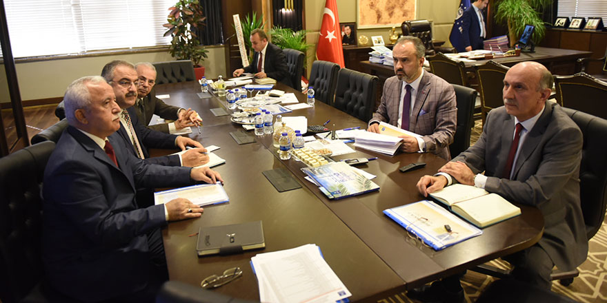 Bursa Büyükşehir Belediye Başkanının ilk icraatı indirim