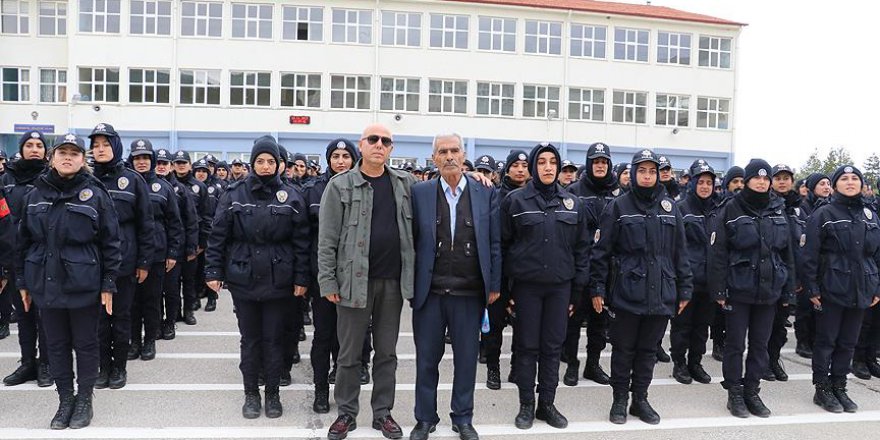 Fethi Sekin'in babası polis adaylarıyla bir araya geldi