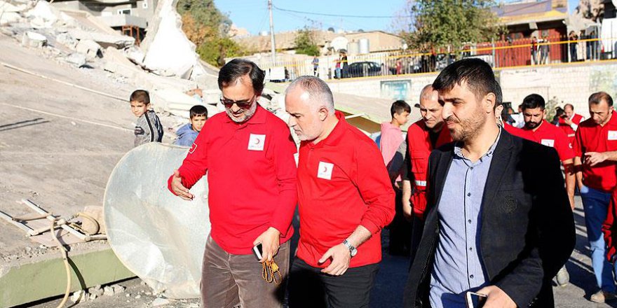 Kınık, depremin vurduğu Derbendihan'da incelemelerde bulundu