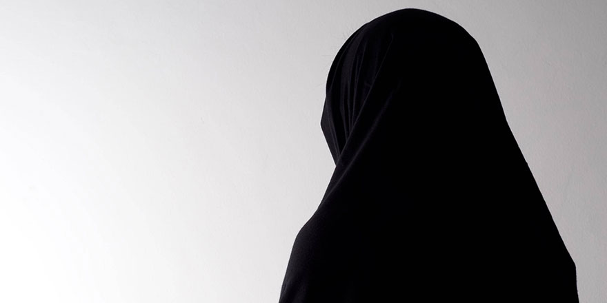 Müslüman kadınlar kendilerine yapılan saldırıları anlattı