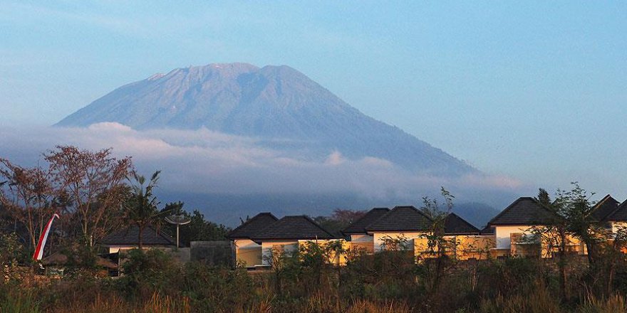 Agung Yanardağı yeniden faaliyete geçti