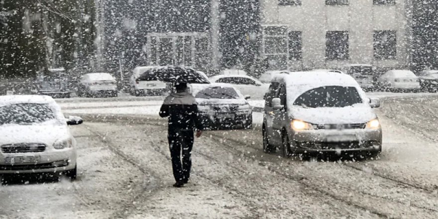 Van'da eğitime kar molası