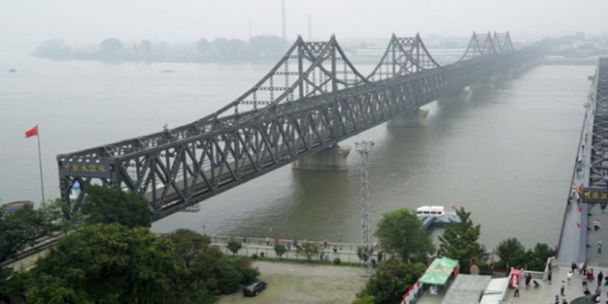 Çin, Kuzey Kore ile ticareti sağlayan köprüyü bakım gerekçesiyle kapattı