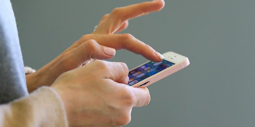 Akıllı telefon bağımlılığına karşı 'Vekil Telefon'