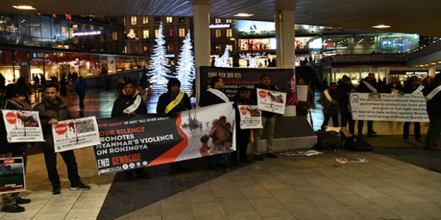 Arakanlı Müslümanların maruz kaldığı katliam protesto edildi