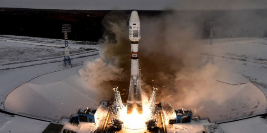 Rusya'dan fırlatılan uydu ile temas kesildi