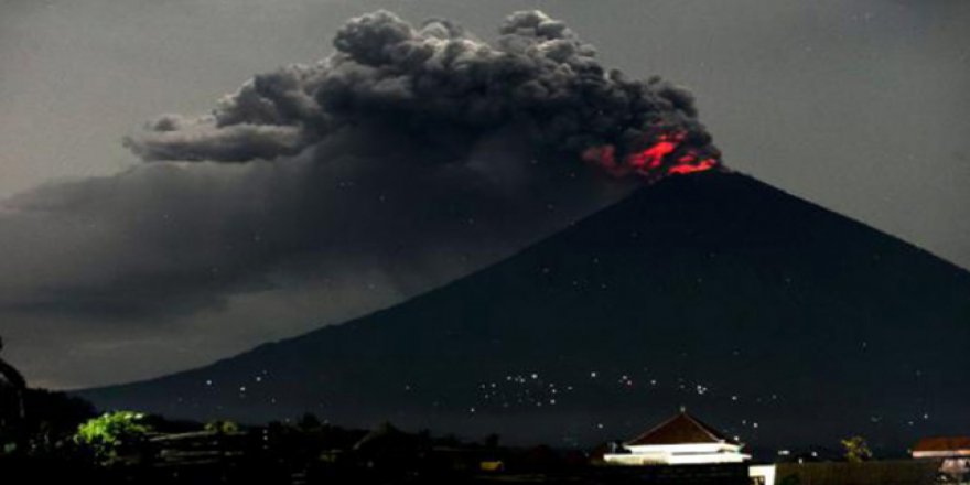 Agung Yanardağı Endonezya'da turizmi olumsuz etkiliyor