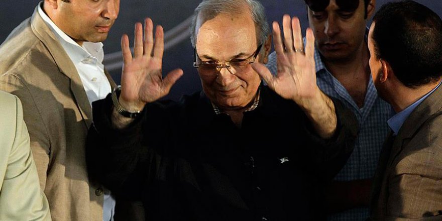 Eski Mısır Başbakanı Şefik BAE'den ayrılıyor