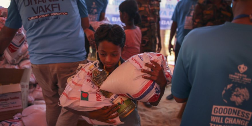 Türkiye Diyanet Vakfı 150 bin Arakanlı Müslümana yardım eli uzattı
