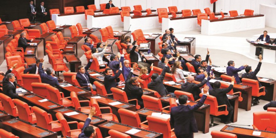 Partilerin aday listeleri kesinleşti