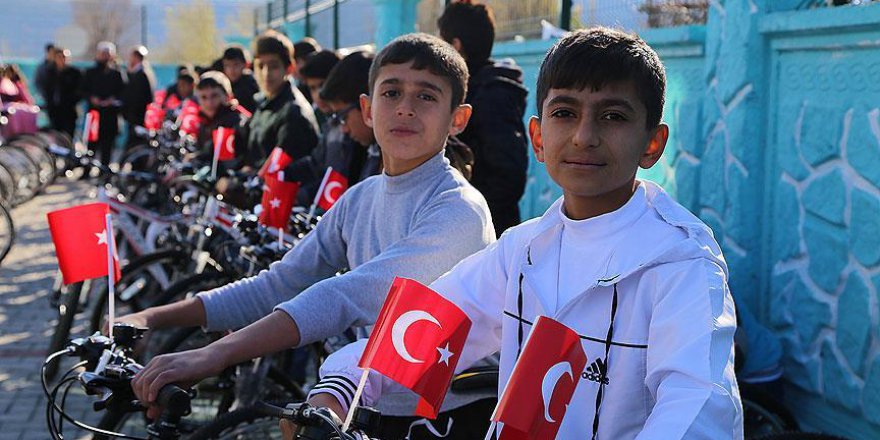 Dezavantajlı başarılı çocukların bisiklet sevinci