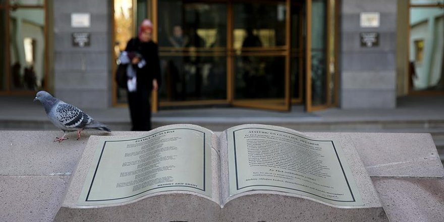 Öğretim üyelerinin 75 yaş düzenlemesi