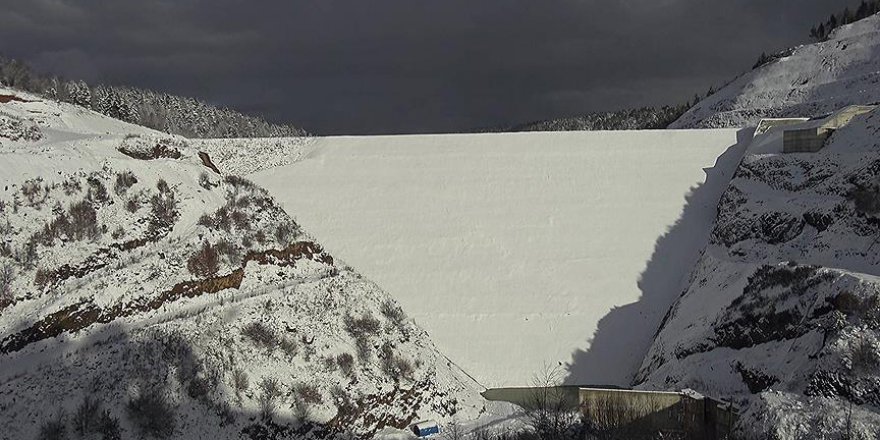 Akçay Barajı'nın 75 metrelik gövdesi tamamlandı