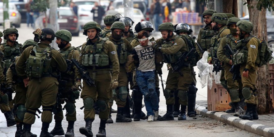 14 yaşındaki çocuğun fotoğrafı direnişin sembolü oldu