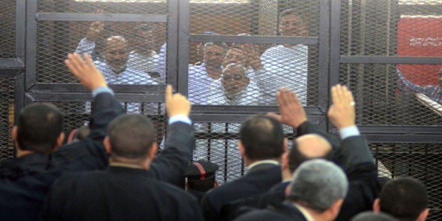 Mısır'daki darbeci mahkemeden terör kararı