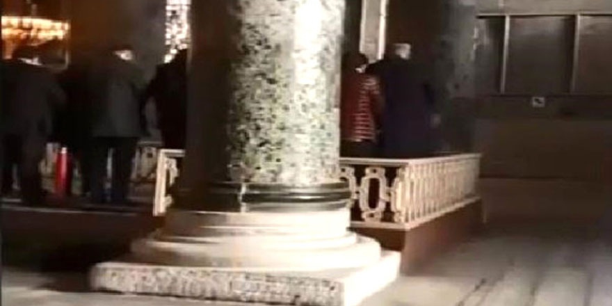 Ayasofya'da ezan okuyup namaz kıldılar