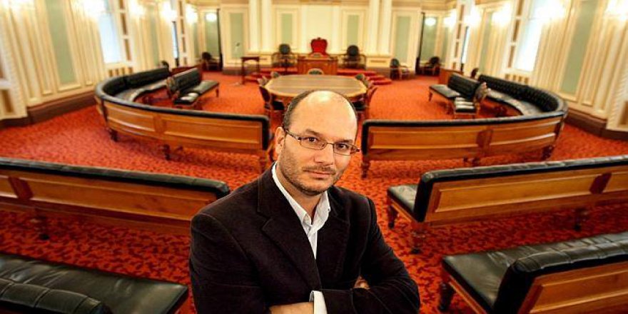 Avustralya, İslam Şeriatı isteyen Hıristiyan akademisyeni görevlendirdi