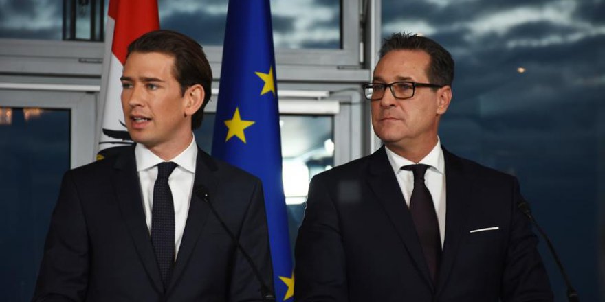 Avusturya'da aşırı sağcı parti hükümete girdi