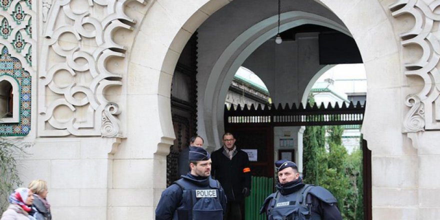 Fransa'da bir cami geçici olarak kapatıldı