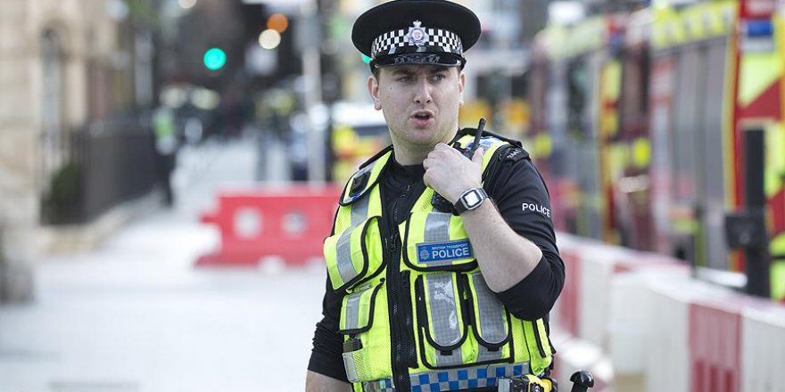 İngiltere'deki ABD üssüne girmeye çalışan kişi gözaltında