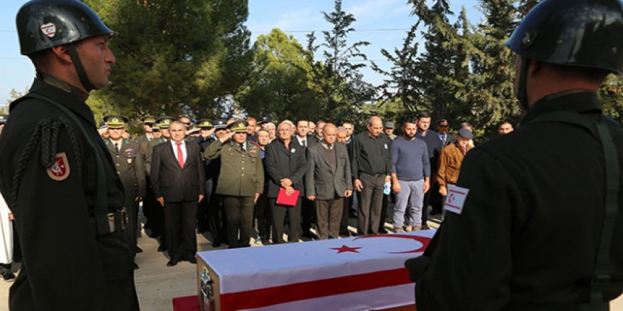 Kıbrıs şehidi için cenaze töreni